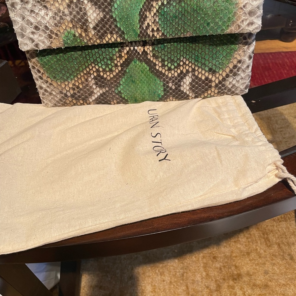 New With Dust Bag Genuine Leather Green Python Urban Story Clutch